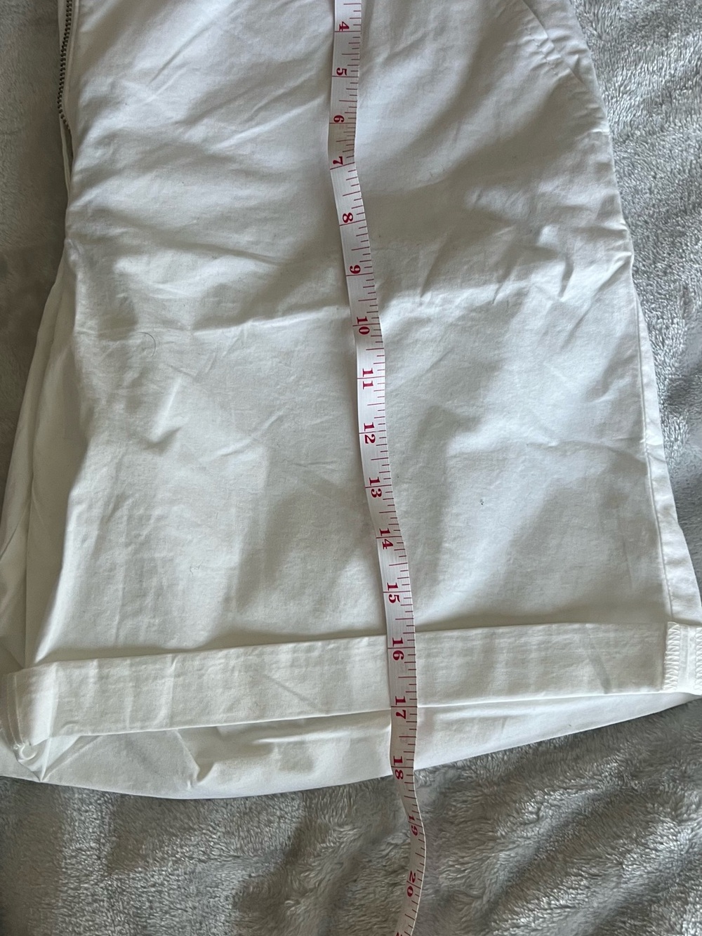 4 pair of Tommy Hilfiger shorts. Size 10. - Picture 11 of 15